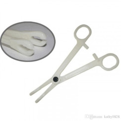 Clip for piercing round with a slot (disposable)