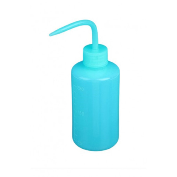 Spray battle 250 ml with a curved tube-pouring color